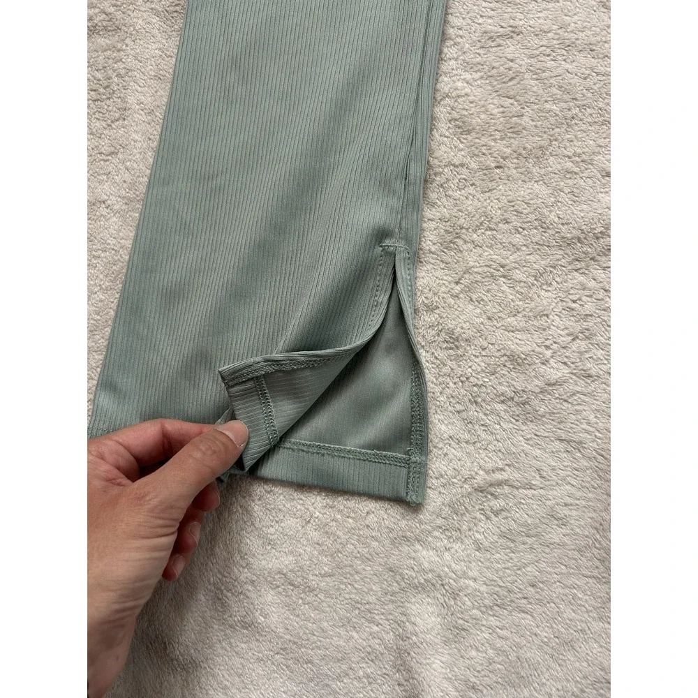 Converse mint green ribbed flare leggings kids sz M #activewear #converse